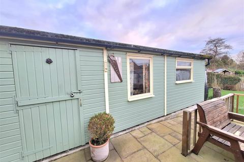 3 bedroom detached bungalow for sale, Back Lane South, Pickering YO18