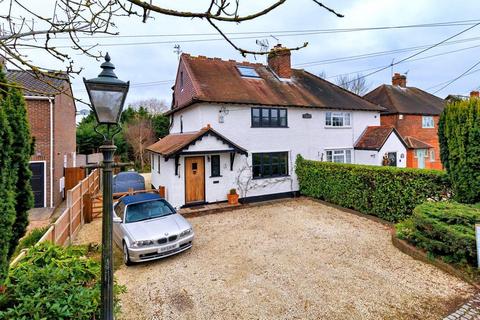 4 bedroom semi-detached house for sale, London Road, Abridge