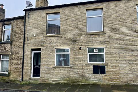 2 bedroom apartment to rent, Garden Road, Brighouse