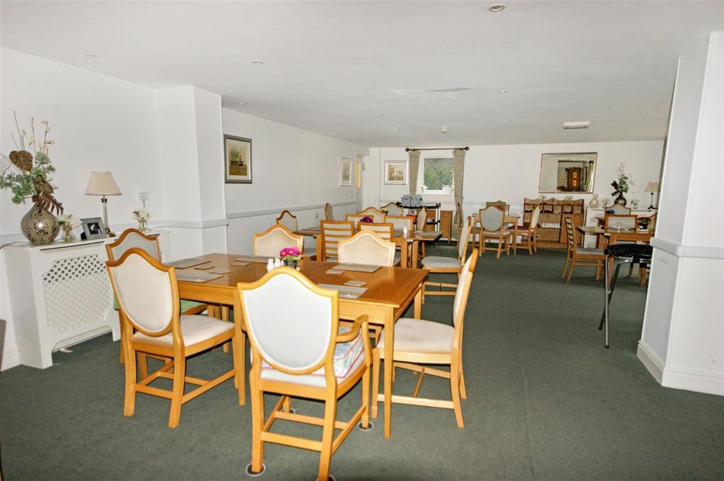 Restaurant alt.jpg