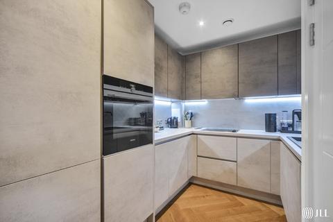 3 bedroom apartment for sale, Triathlon Point, Madison Way, London, E20