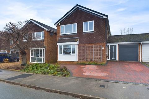 4 bedroom link detached house for sale, Dowthorpe Hill, Earls Barton, Northampton, NN6 0PY