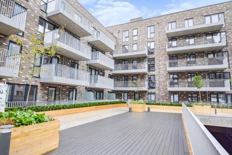 2 bedroom flat to rent, Crossways Apartments, Slough