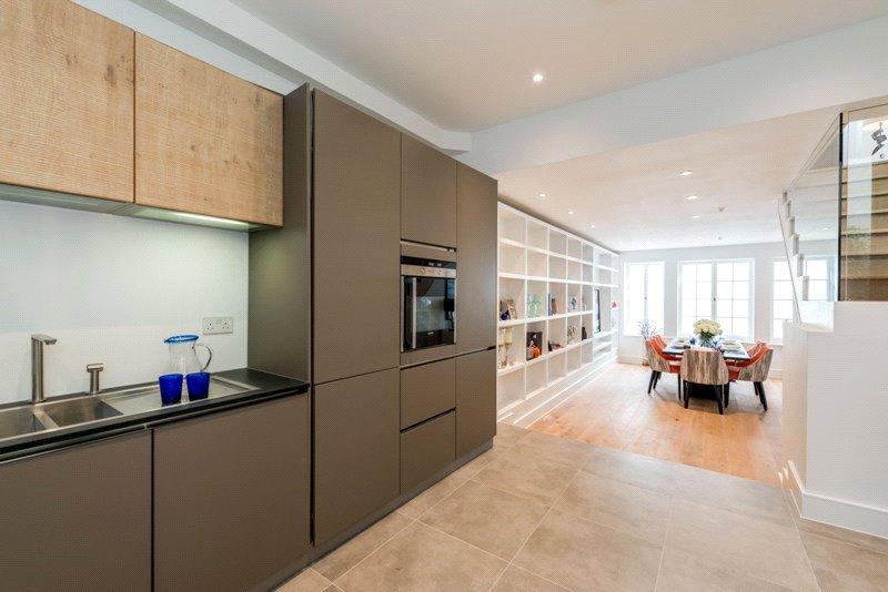 Kitchen / Dining