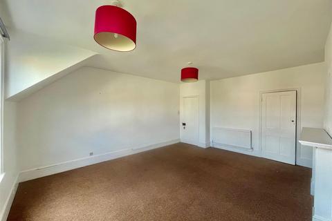 4 bedroom flat to rent, Bouverie Road West, Folkestone, CT20