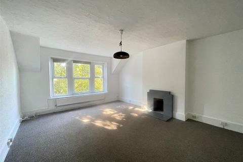 4 bedroom flat to rent, Bouverie Road West, Folkestone, CT20