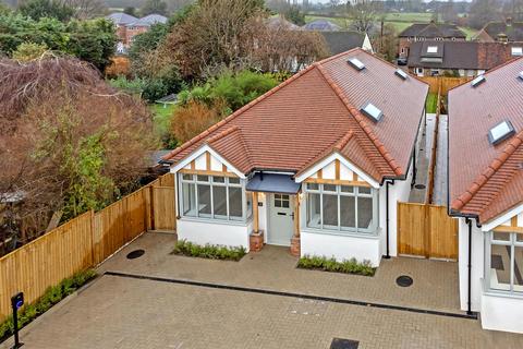 4 bedroom detached bungalow for sale, Highfield Road, Sandridge, St. Albans