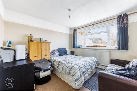 2 bedroom maisonette for sale, Goring Way, Greenford, UB6