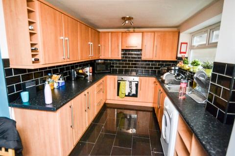 6 bedroom terraced house to rent, Furness Road, Manchester M14