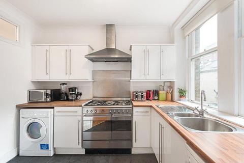 3 bedroom flat to rent, Wendover Court, Chiltern Street, London, W1U