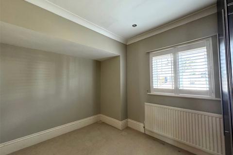 1 bedroom in a house share to rent, Oakhurst Rise, Carshalton, SM5