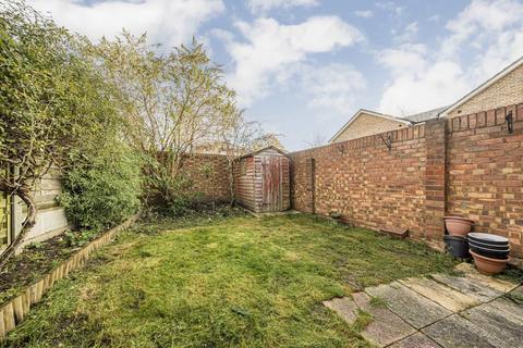 5a Vincent Row, Hampton Hill, Hampton, TW12 1RB