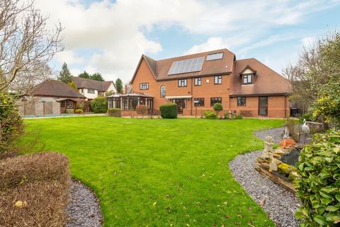 5 bedroom detached house for sale, Orchard Close, Bedford MK43