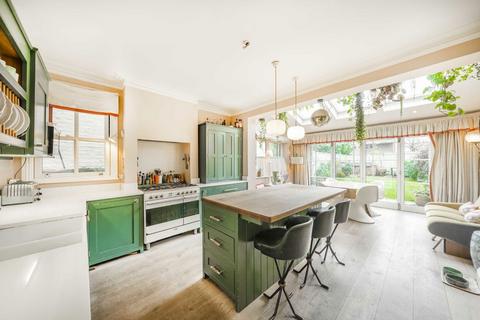36 Chestnut Road, Kingston Upon Thames, KT2 5AP