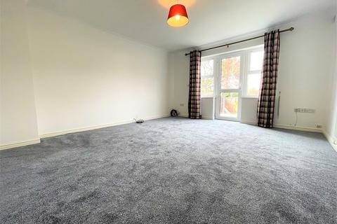 2 bedroom end of terrace house to rent, Hall Drive, Hart GU52