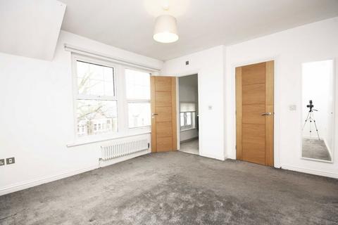 1 bedroom flat to rent, Cavendish Road, London SW12