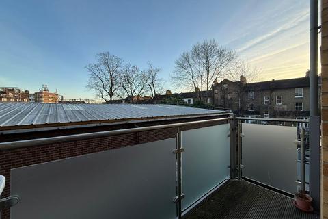 Flat 7, 14 Andre Street, London, E8 2AA
