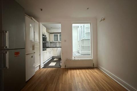 1 bedroom flat for sale, 196A Devonshire Road, Forest Hill, London, SE23 3TQ