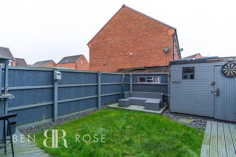 3 bedroom end of terrace house for sale, Parish Gardens, Leyland