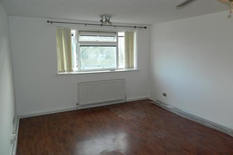 2 bedroom flat to rent, Boarlands Close, Cippenham SL1