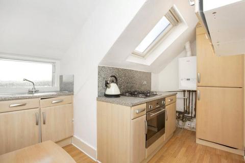 1 bedroom flat to rent, Church Crescent, Muswell Hill, N10