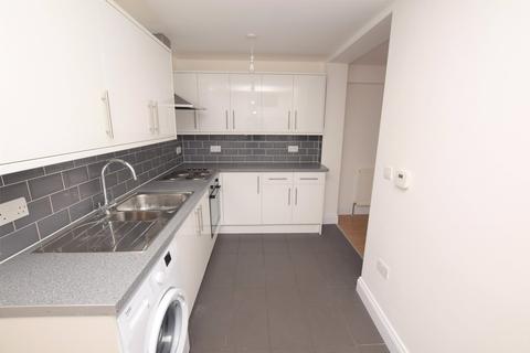 2 bedroom apartment to rent, Albert Road, ROMFORD RM1