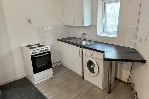 1 bedroom end of terrace house for sale, Barras Garth Road, Wortley, Leeds