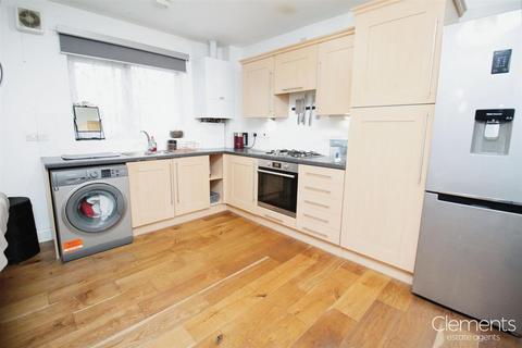 2 bedroom flat for sale, Gilroy Road, Hemel Hempstead HP2