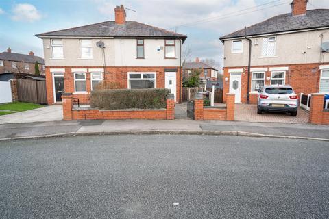 3 bedroom semi-detached house for sale, Furness Crescent, Leigh