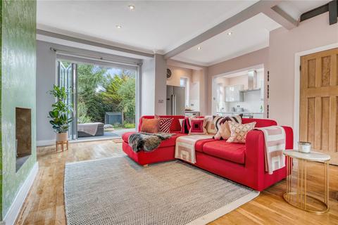 97 Stirling Road, London, N22 5BN