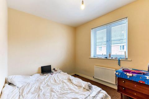 12 Signals Drive, Coventry, CV3 1QT