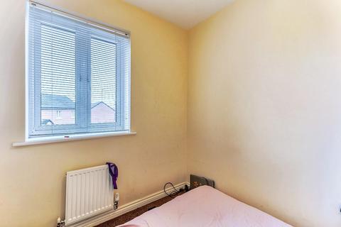 12 Signals Drive, Coventry, CV3 1QT