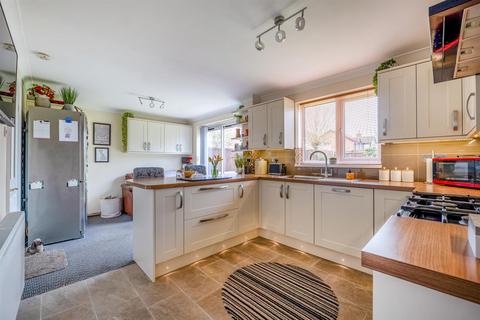 4 bedroom detached house for sale, Lavender Walk, Evesham WR11