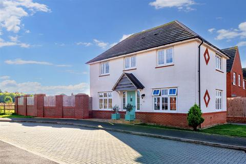 3 bedroom detached house for sale, Turnpike Drive, Evesham WR11