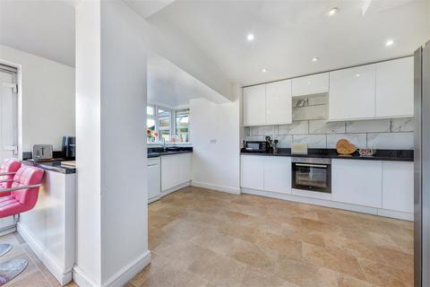 4 bedroom semi-detached house for sale, Beaufort Avenue, Leamington Spa CV32