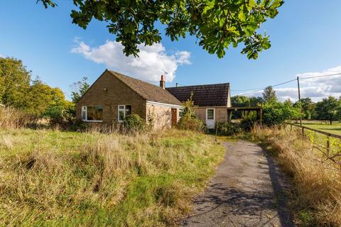 3 bedroom detached bungalow for sale, Rugby CV23