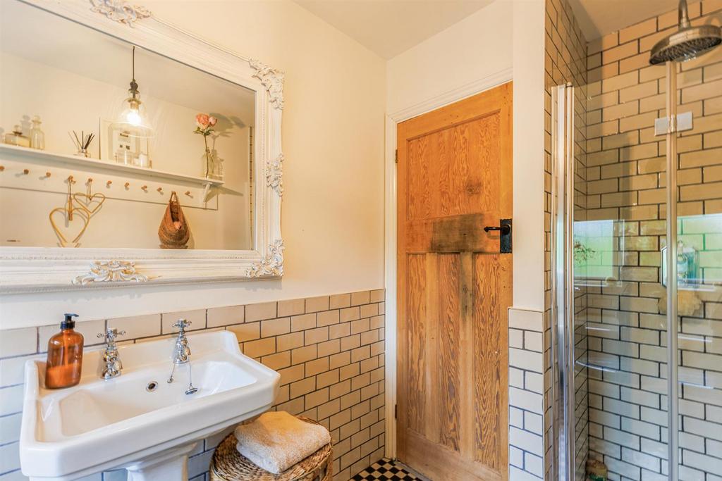 6 R1 A5908-HDR.jpg