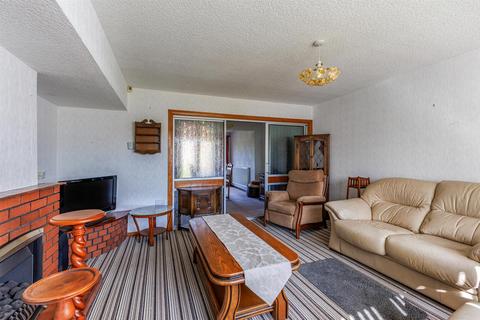 24 Meadowside, Nuneaton, CV11 6NF