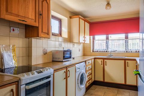 24 Meadowside, Nuneaton, CV11 6NF