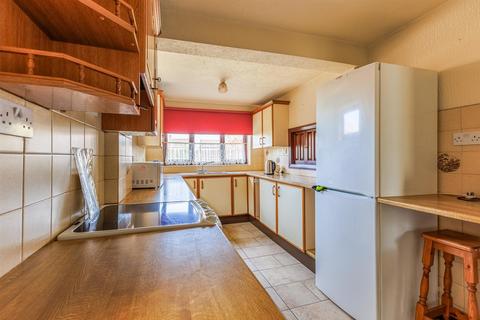 24 Meadowside, Nuneaton, CV11 6NF