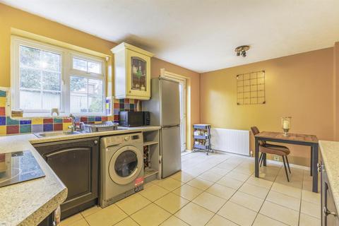 5 Blake Close, Galley Common, Nuneaton, CV10 9RQ