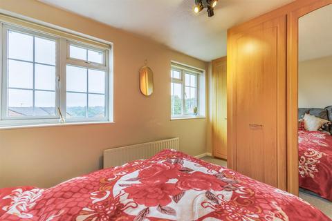 5 Blake Close, Galley Common, Nuneaton, CV10 9RQ