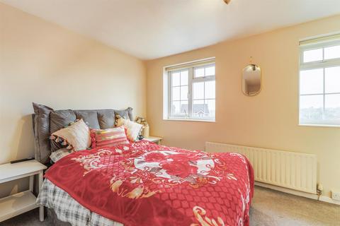 5 Blake Close, Galley Common, Nuneaton, CV10 9RQ
