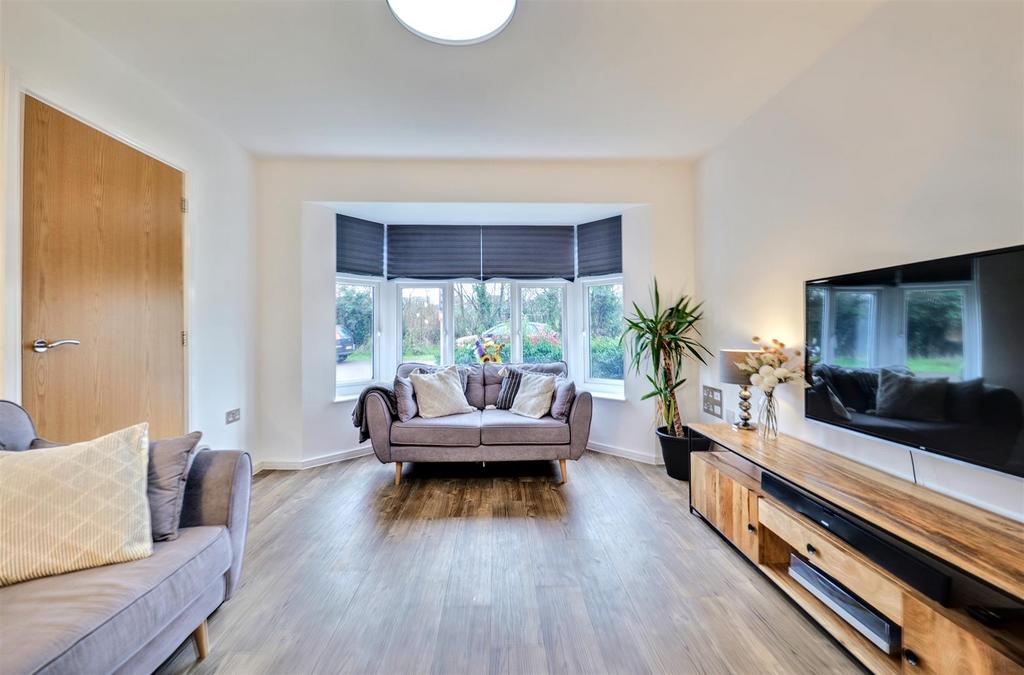 Lounge Bay Window