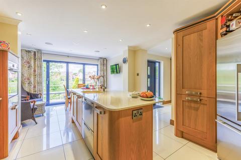 4 bedroom detached house for sale, Cotswold Close, Tredington CV36