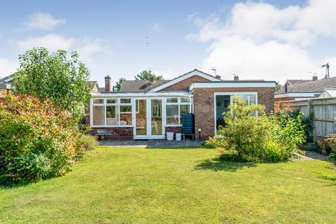 3 bedroom detached bungalow for sale, Manor Farm Road, Tredington CV36