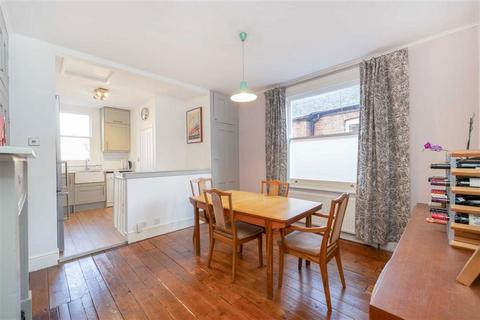 3 bedroom flat for sale, Newton Road, London NW2