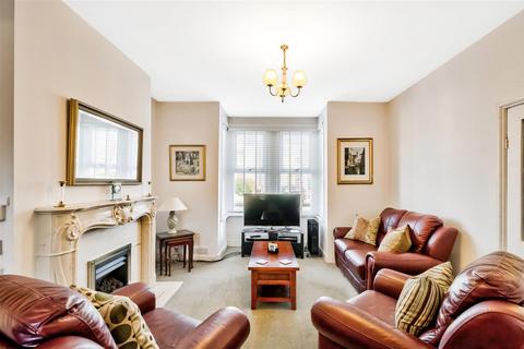 3 bedroom terraced house for sale, Oak Hall Road, Wanstead