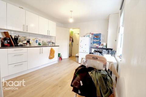 2 bedroom maisonette to rent, Rectory Grove, Croydon