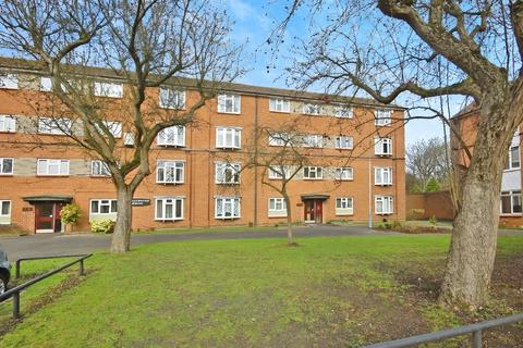 2 bedroom apartment to rent, St Michaels Court, Wolverhampton WV6